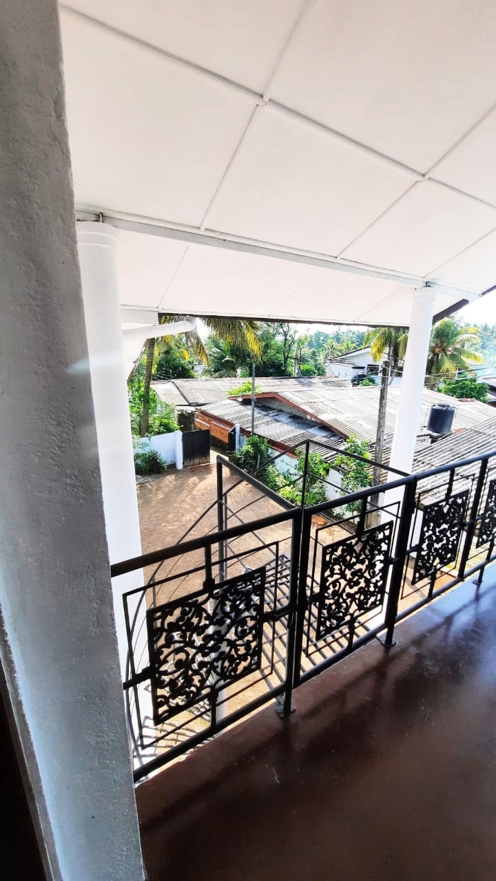 5 BR RECENTLY RENOVATED HOUSE AT POLGASOVITA, COLOMBO